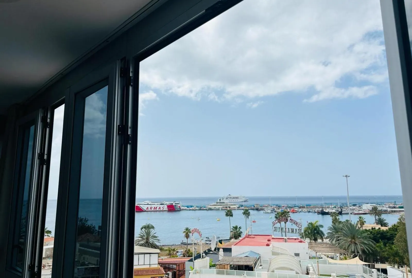 La Estrella, Los Cristianos Arona  0*, Arona (Tenerife) Španělsko